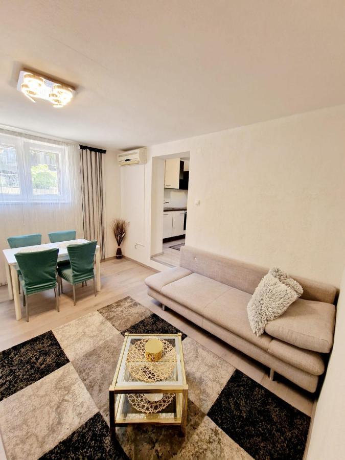 Split Apartment Eksteriør billede
