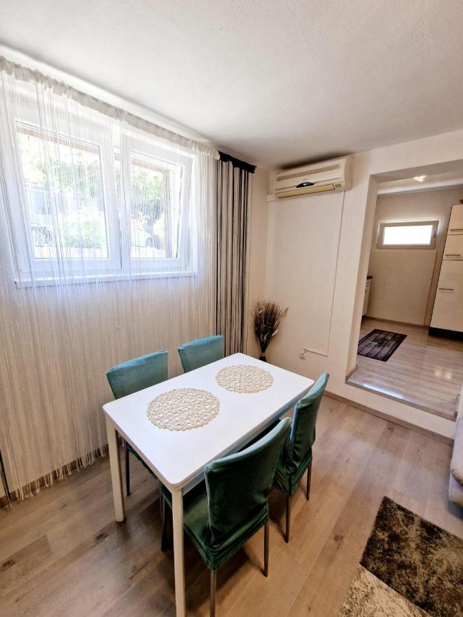 Split Apartment Eksteriør billede